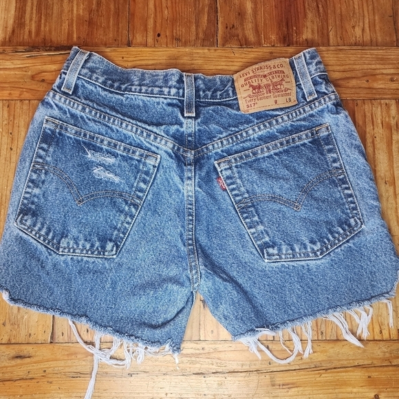 Vintage Levi's Strauss Co. Cutoff Shorts Size 27 - Picture 4 of 7